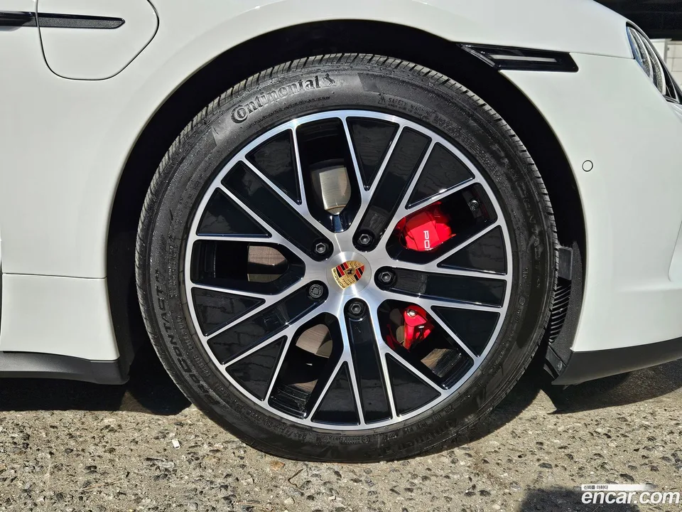 Porsche Taycan 4S 2025 — миниатюра 5