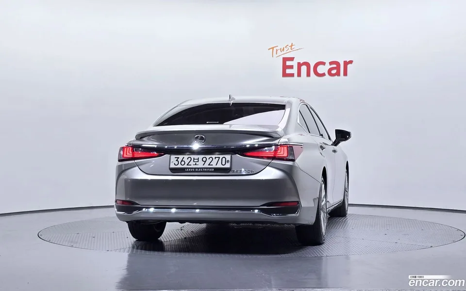 Lexus ES 300h 2024 — миниатюра 4