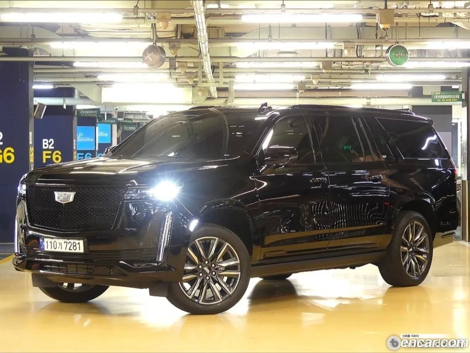 Cadillac Escalade 6.2 ESV 2023 — миниатюра 2