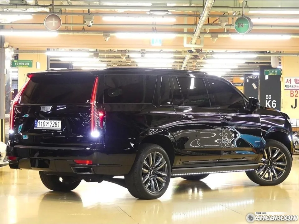Cadillac Escalade 6.2 ESV 2023 — миниатюра 3