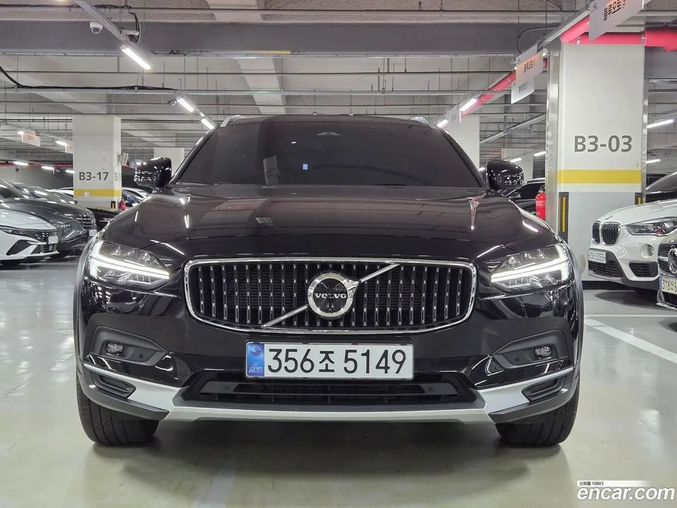Volvo V90 Cross Country B5 AWD 2025 — миниатюра 2