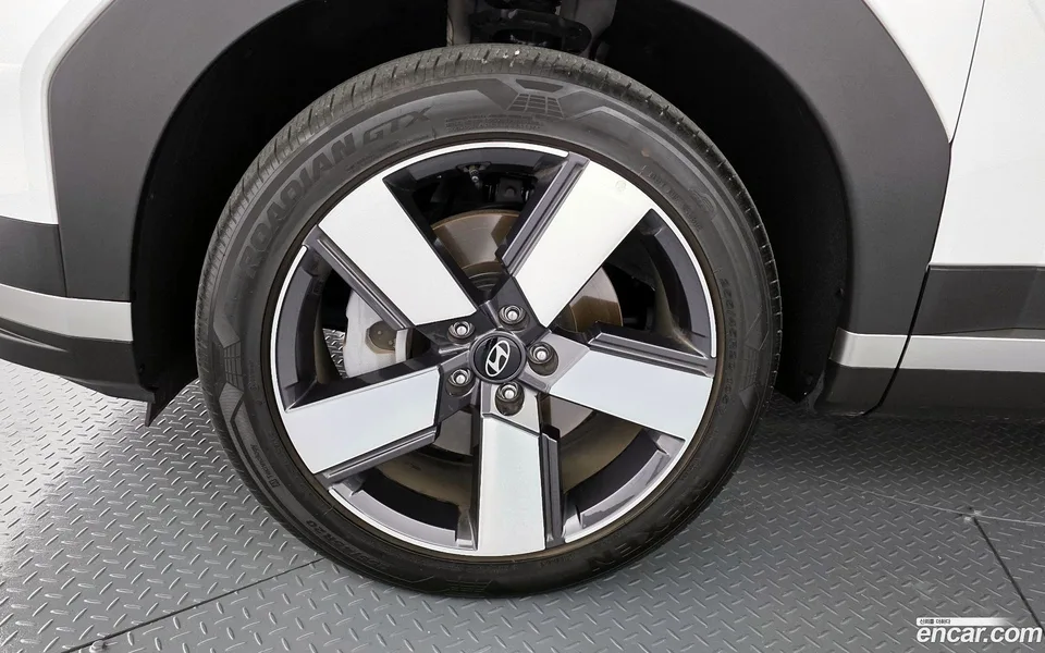 Hyundai SantaFe 2.5T 2WD 2024 — миниатюра 5