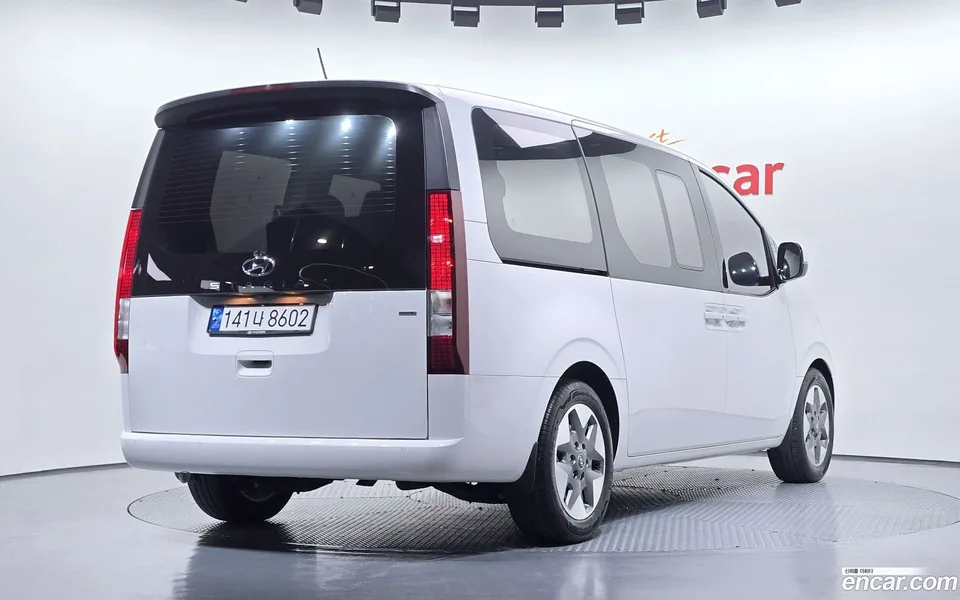 Hyundai Staria 4WD 9 2022 — миниатюра 2