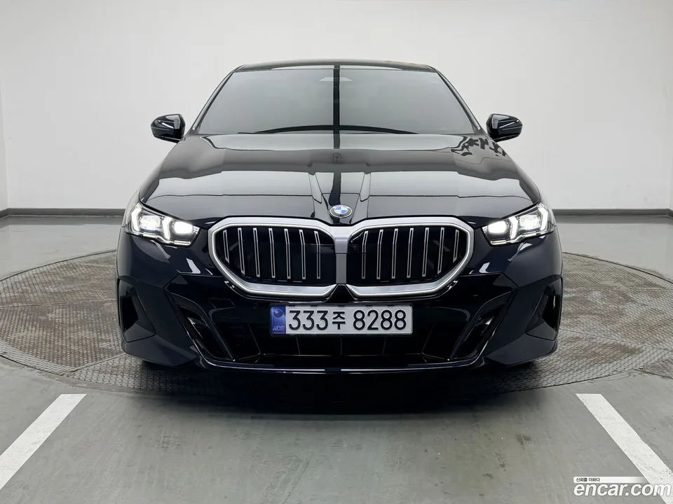 BMW 5 Series 520i M 2024 — миниатюра 3