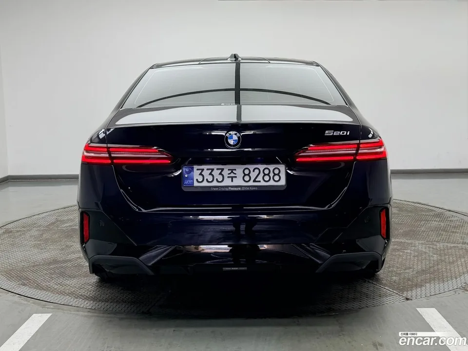 BMW 5 Series 520i M 2024 — миниатюра 4