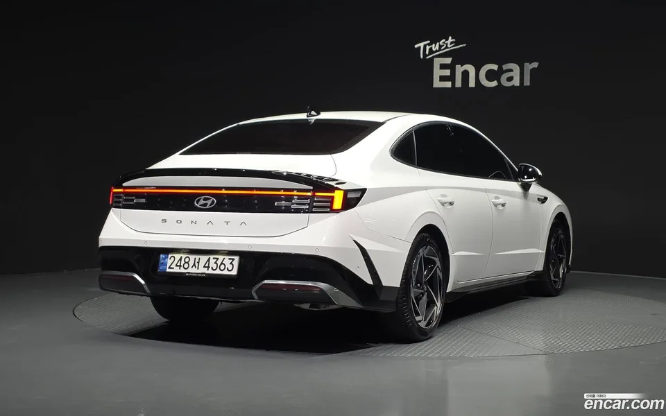 Hyundai Sonata The Edge Hybrid 2023 — миниатюра 2