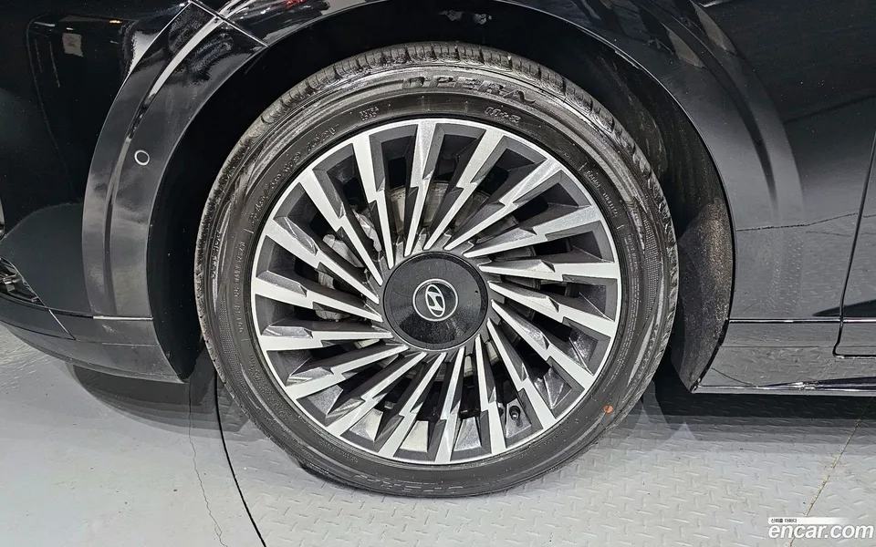 Hyundai Grandeur 2.5 2WD 2023 — миниатюра 5