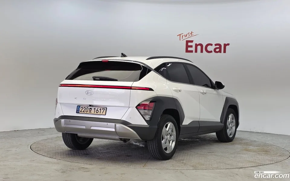 Hyundai Kona 1.6 2WD 2023 — миниатюра 2