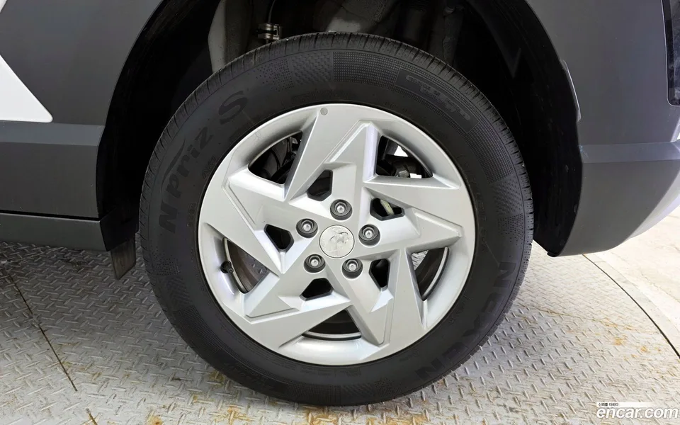 Hyundai Kona 1.6 2WD 2023 — миниатюра 5