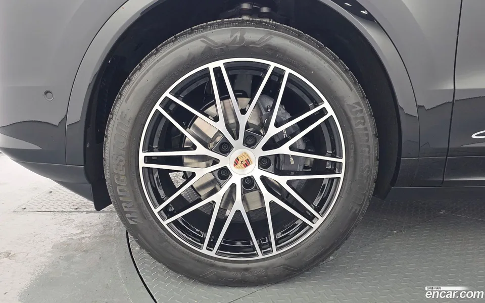 Porsche Cayenne 3.0 2025 — миниатюра 5