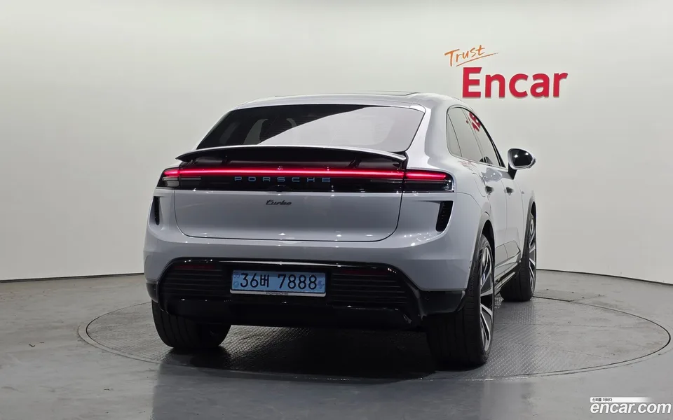 Porsche Macan Electric 2025 — миниатюра 4