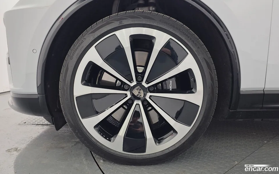 Porsche Macan Electric 2025 — миниатюра 5