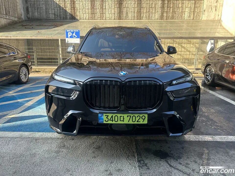 BMW X7 xDrive 40i M 6 2025 — миниатюра 5