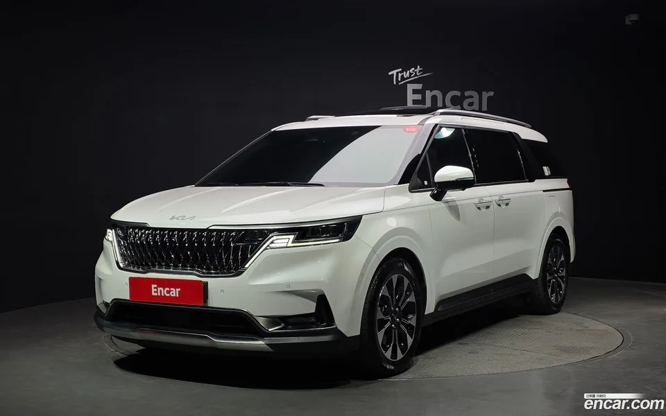 Kia Carnival 7 2023 — фото 1, купить с доставкой в Москву