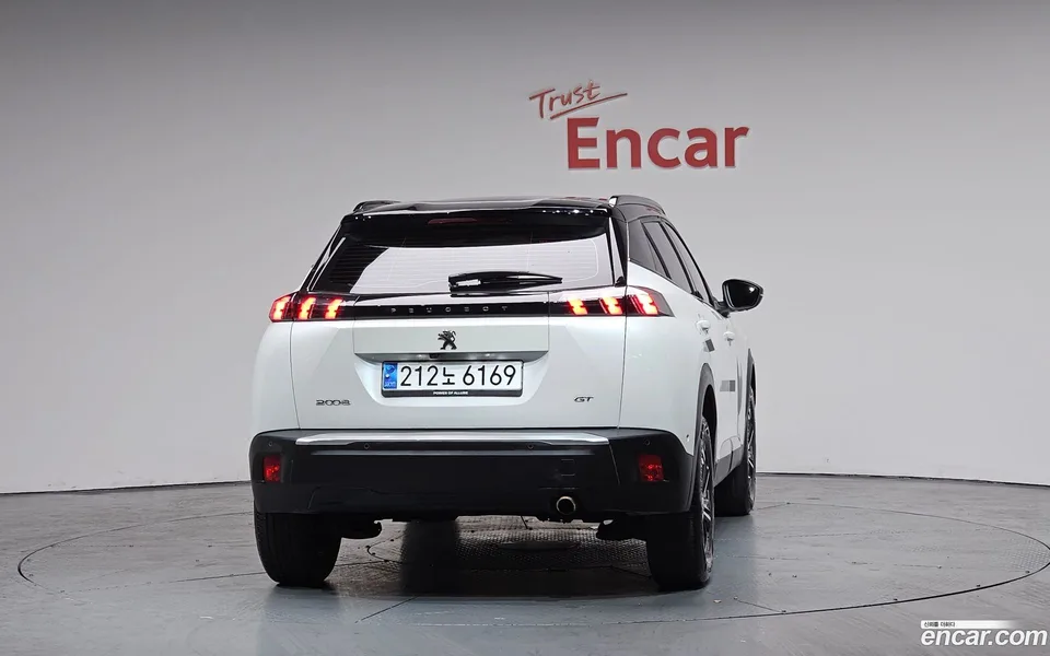 Peugeot 2008 1.5 BlueHDi GT 2023 — миниатюра 4