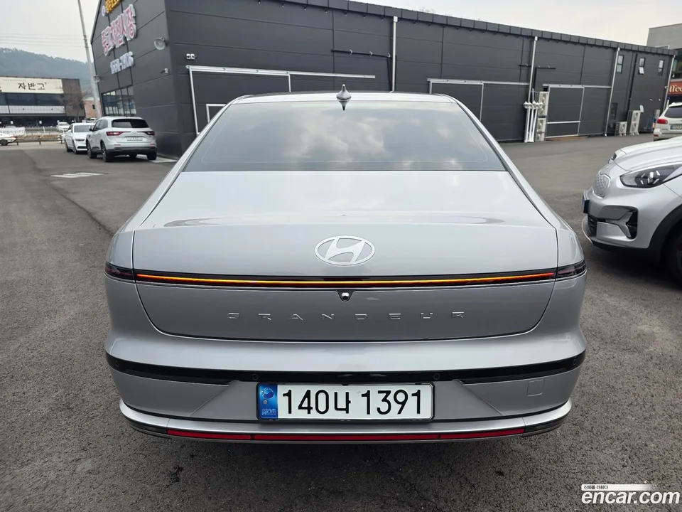 Hyundai Grandeur 2.5 2WD 2023 — миниатюра 4