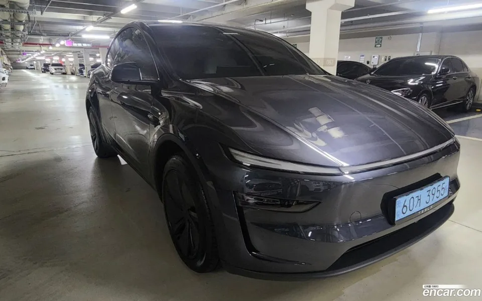 Tesla Model Y RWD 2026 — миниатюра 2