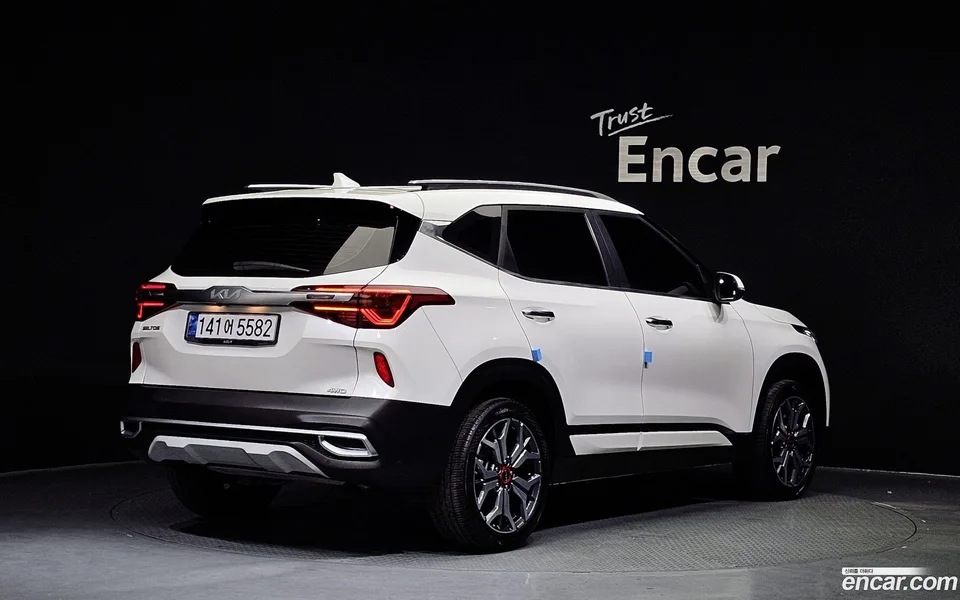 Kia Seltos 1.6 4WD 2022 — миниатюра 2