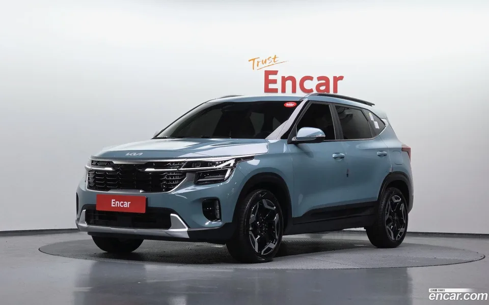Kia Seltos 1.6 2WD 2023 — фото 1, купить с доставкой в Москву