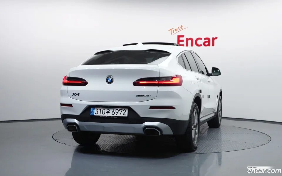 BMW X4 xDrive20i xLine 2022 — миниатюра 4