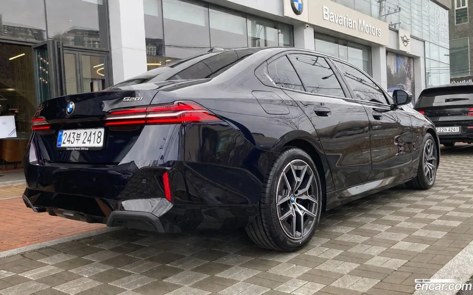 BMW 5 Series 520i M 2026 — миниатюра 4