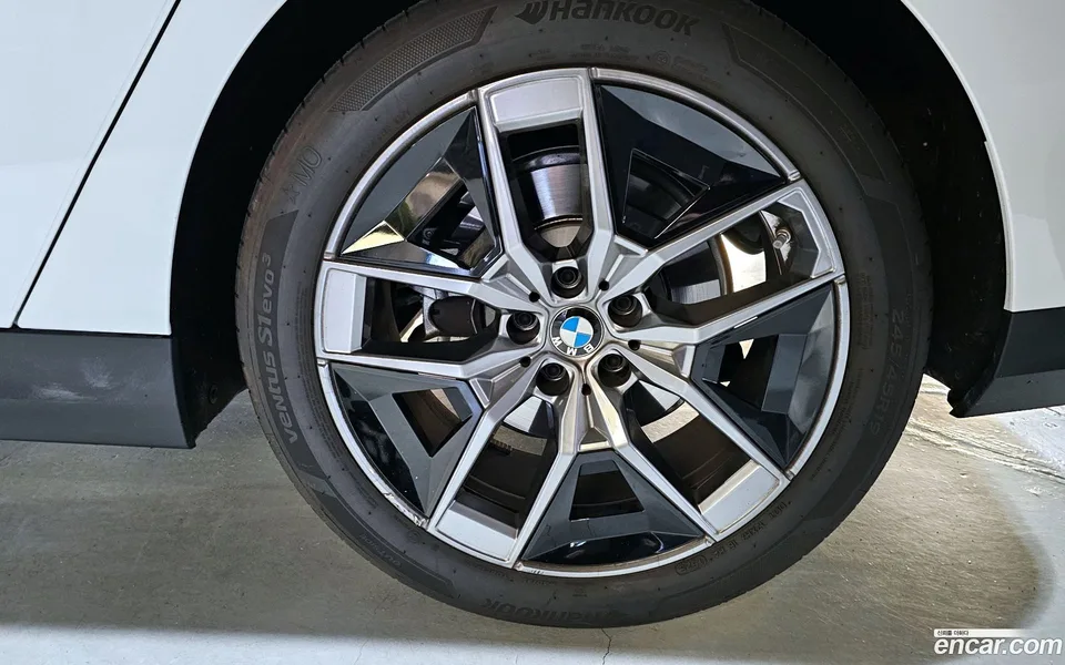 BMW 5 Series 520i 2025 — миниатюра 5