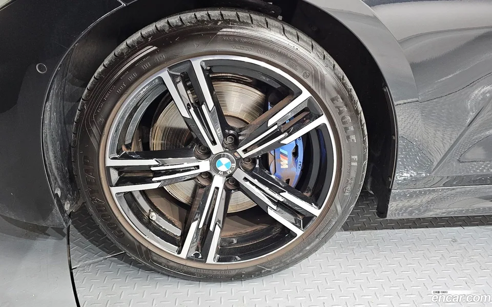 BMW 3 Series 320i M 2024 — миниатюра 5