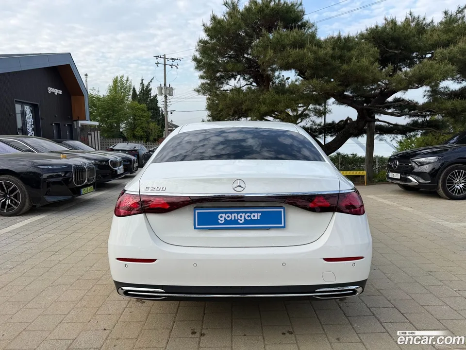 Mercedes-Benz E-Class E200 2024 — миниатюра 4