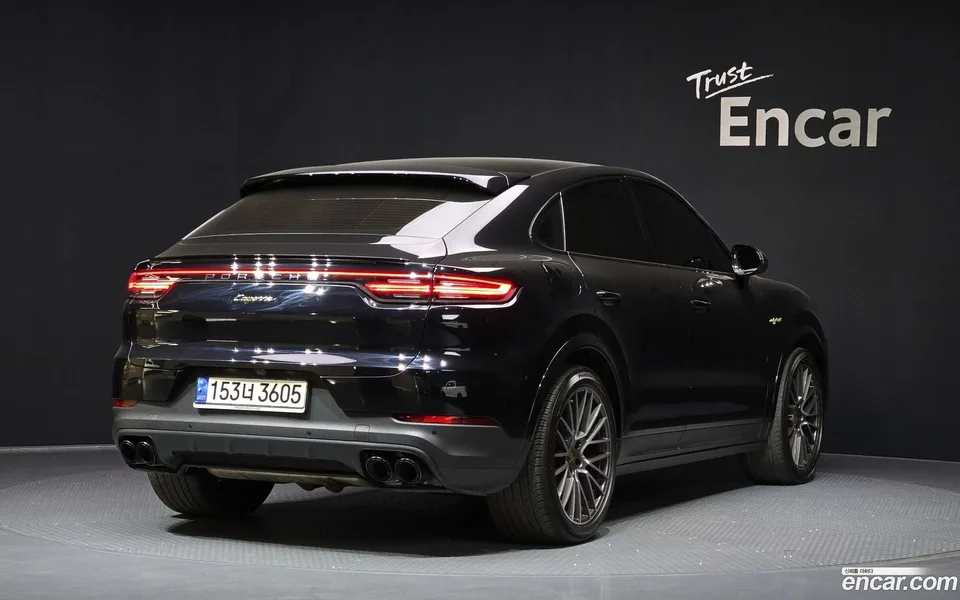 Porsche Cayenne 3.0 E- 2022 — миниатюра 2