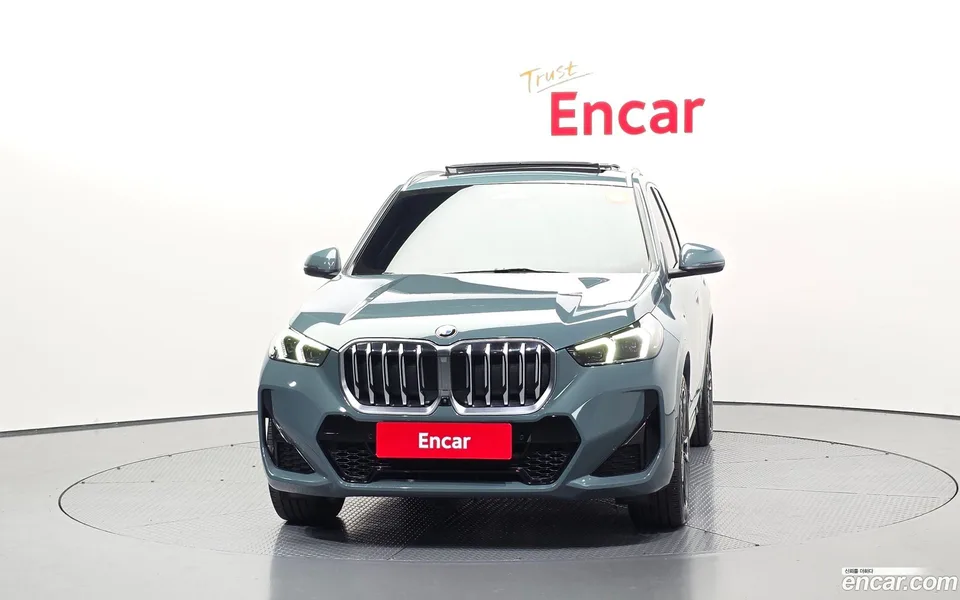 BMW X1 xDrive 20i M 2023 — миниатюра 3