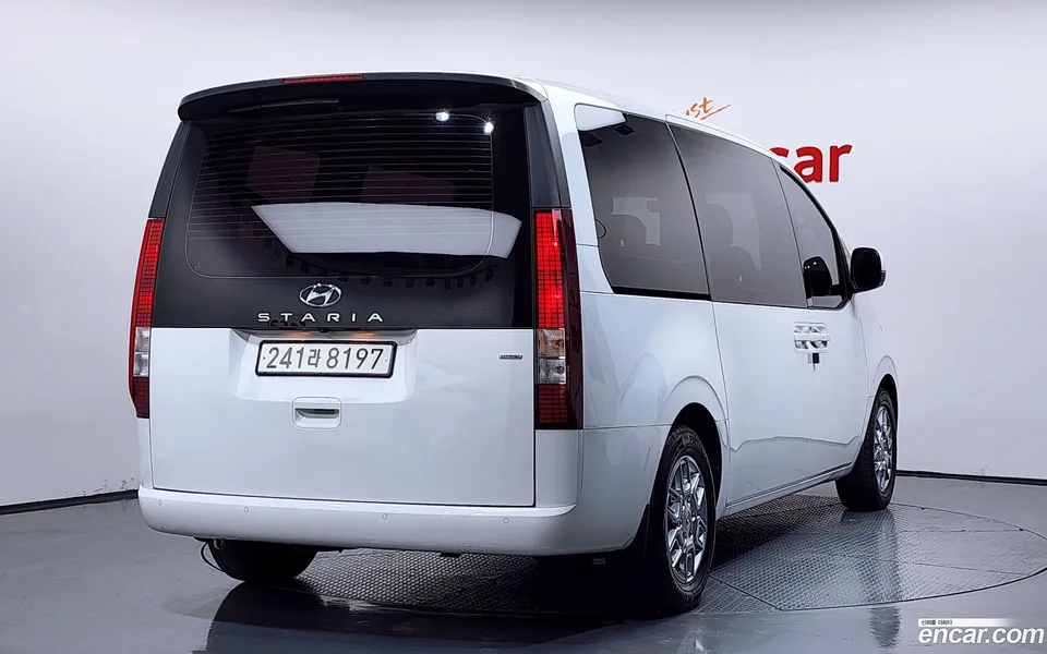 Hyundai Staria 4WD 9 2022 — миниатюра 2