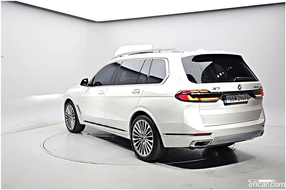 BMW X7 xDrive 40i 7 2023 — миниатюра 2