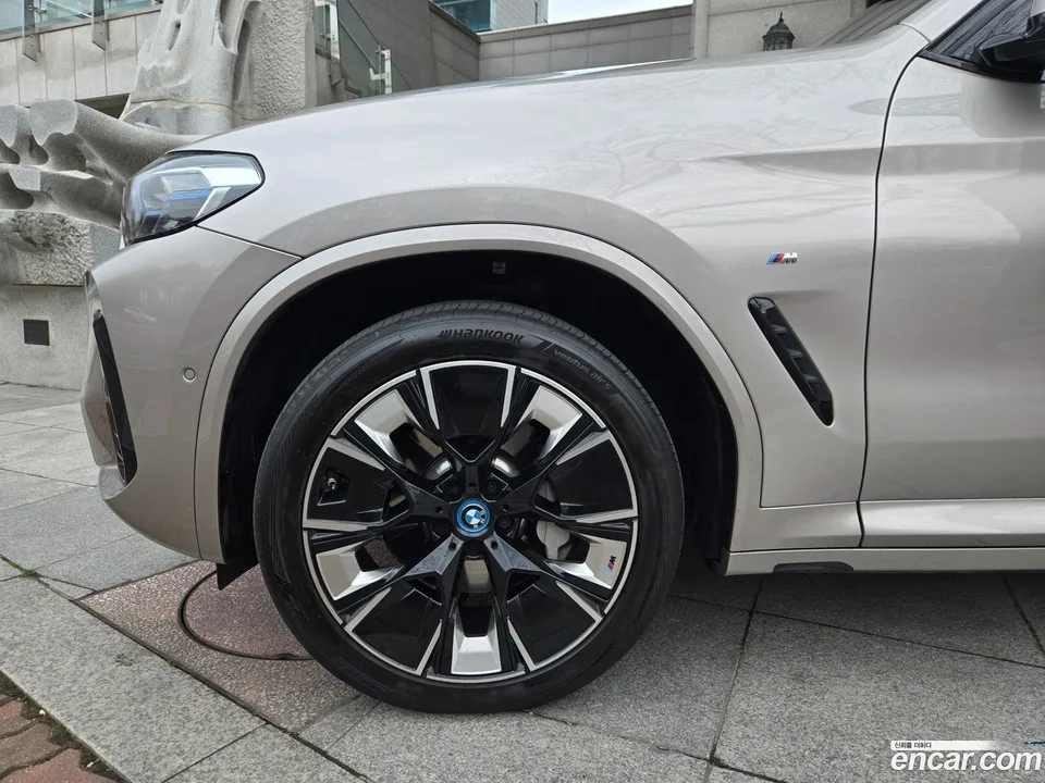 BMW iX3 M 2024 — миниатюра 5