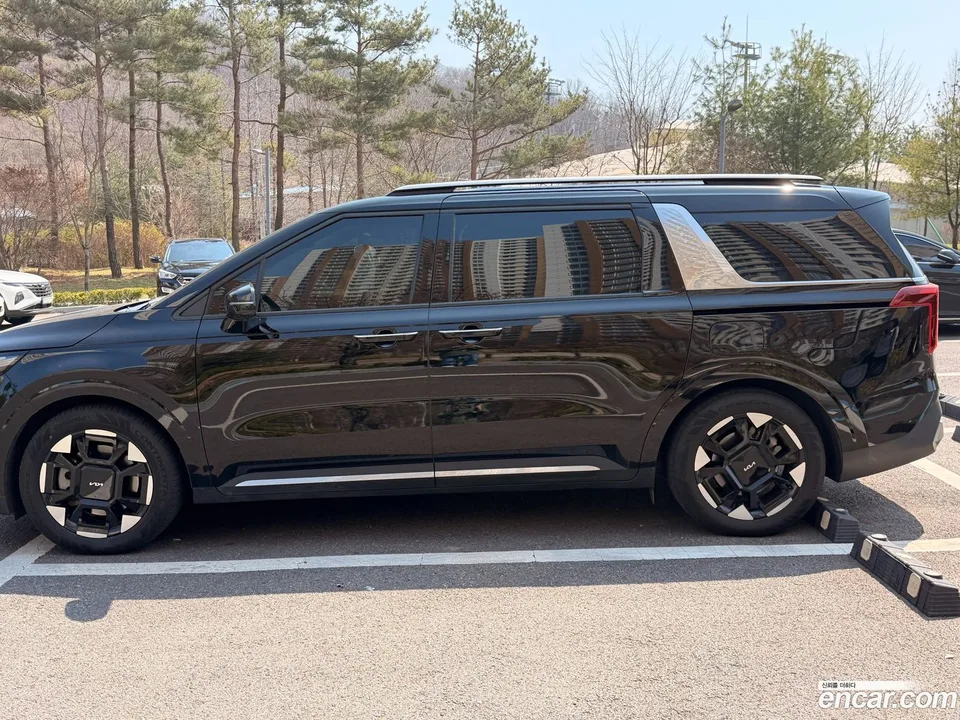 Kia Carnival 9 2023 — миниатюра 4