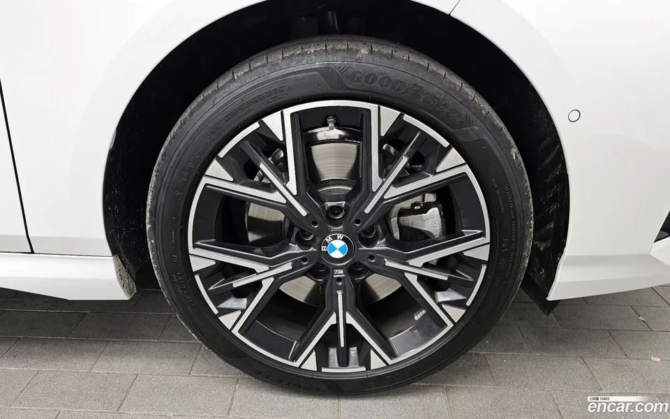 BMW 1 Series 120 M 2025 — миниатюра 5