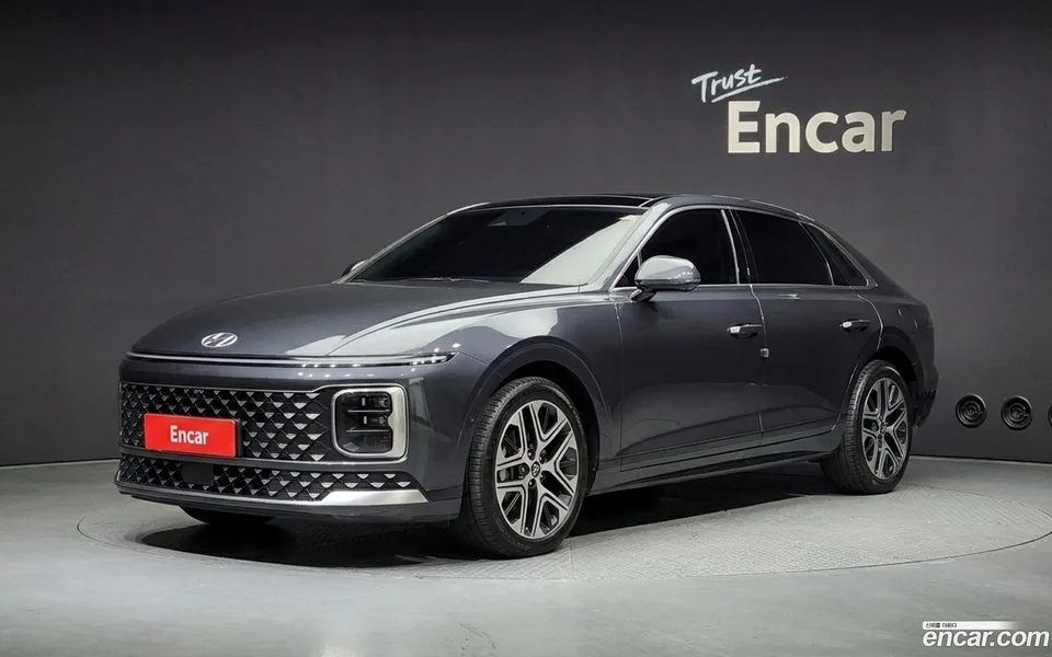 Hyundai Grandeur (GN7) 2.5 2WD 2025 — фото 1, купить с доставкой в Москву