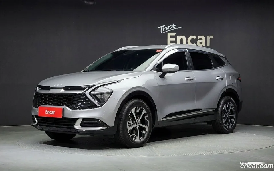 Kia Sportage Hybrid 2WD 2023 — фото 1, купить с доставкой в Москву