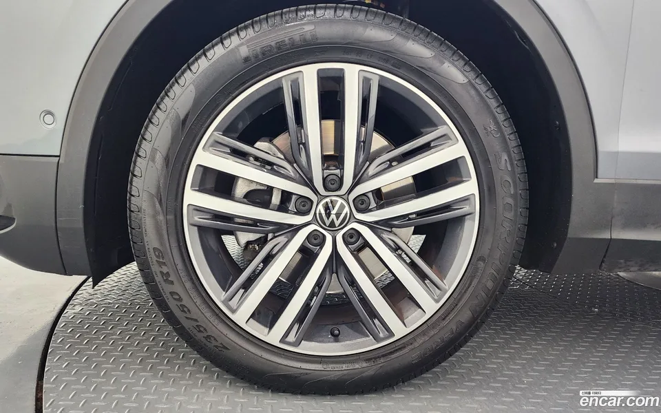 Volkswagen Tiguan Allspace 2.0 TSI 2022 — миниатюра 5