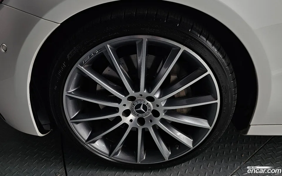 Mercedes-Benz E-Class E350 4MATIC AMG Line 2022 — миниатюра 5