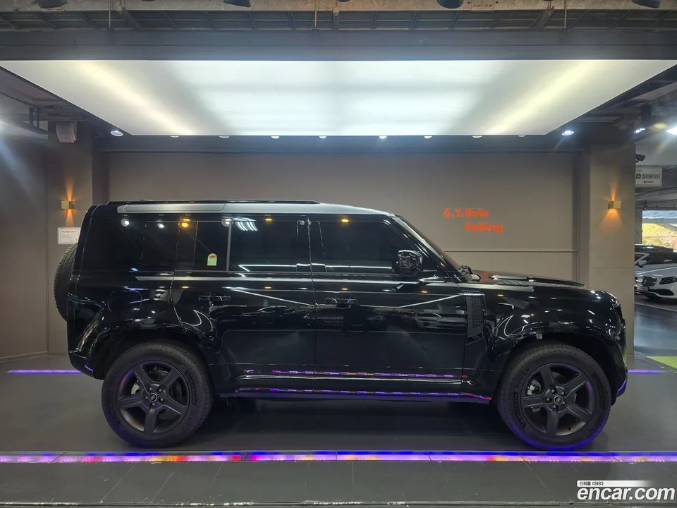 Land Rover Defender 110 P300 X- SE 2025 — миниатюра 3