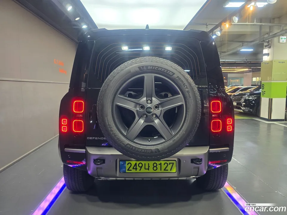 Land Rover Defender 110 P300 X- SE 2025 — миниатюра 4
