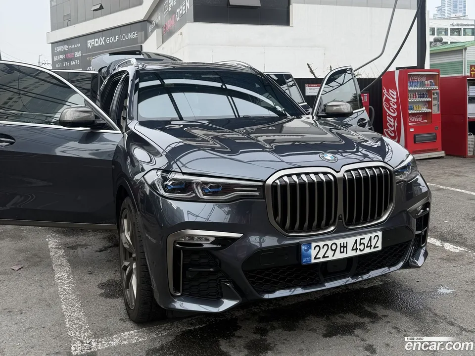 BMW X7 M50i 6 2022 — миниатюра 2