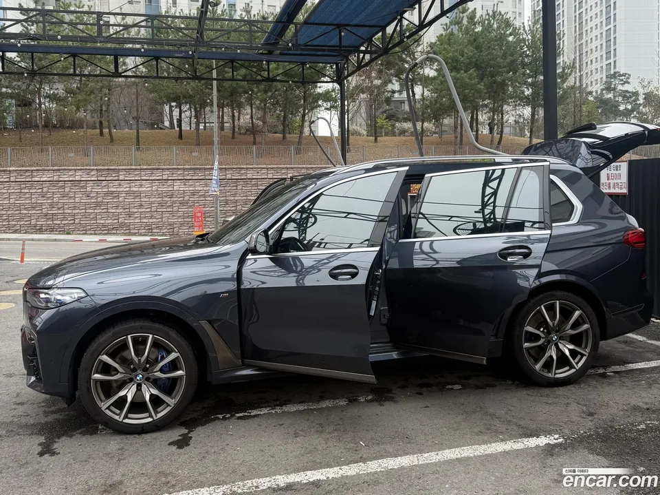 BMW X7 M50i 6 2022 — миниатюра 3