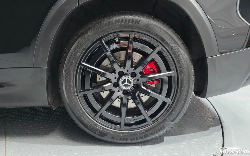 Mercedes-Benz GLB-Class AMG GLB35 4MATIC 2023 — миниатюра 5