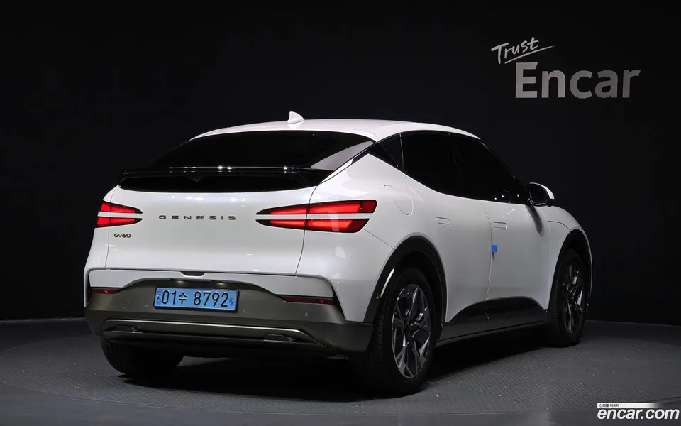 Genesis GV60 2023 — миниатюра 2