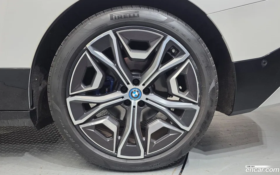 BMW iX xDrive M60 2023 — миниатюра 5