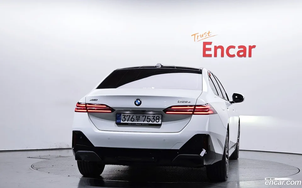BMW 5 Series 523d xDrive M 2025 — миниатюра 3