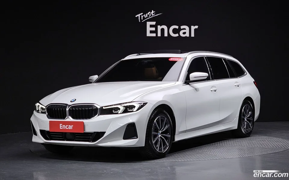 BMW 3 Series 320i 2023 — фото 1, купить с доставкой в Москву