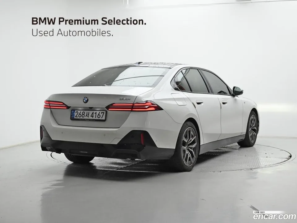 BMW 5 Series 520i M 2024 — миниатюра 2