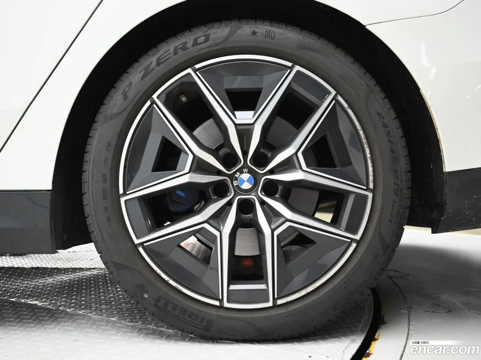 BMW 5 Series 520i M 2024 — миниатюра 5